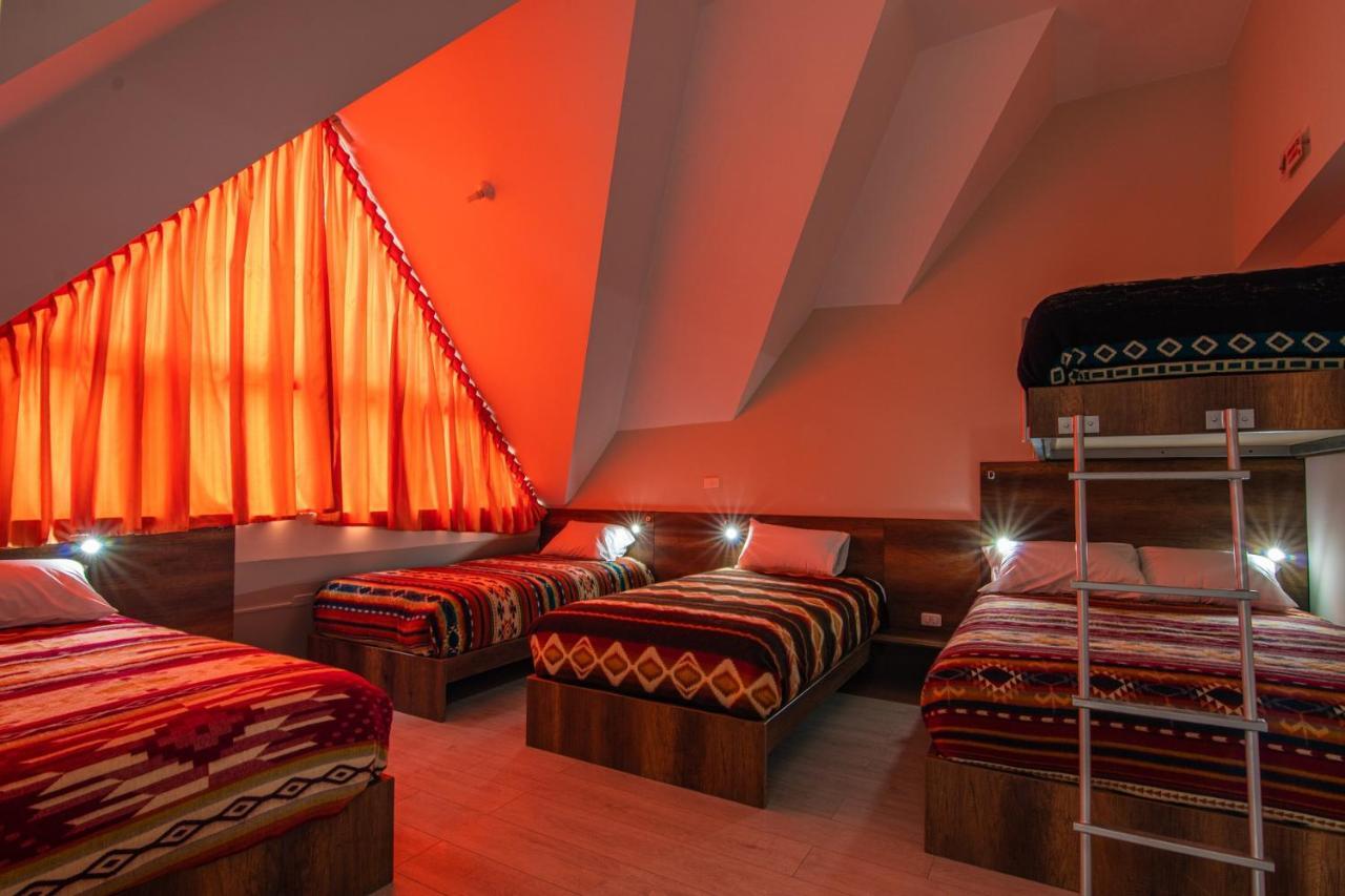 The Traveler Hostel オタバロ エクステリア 写真