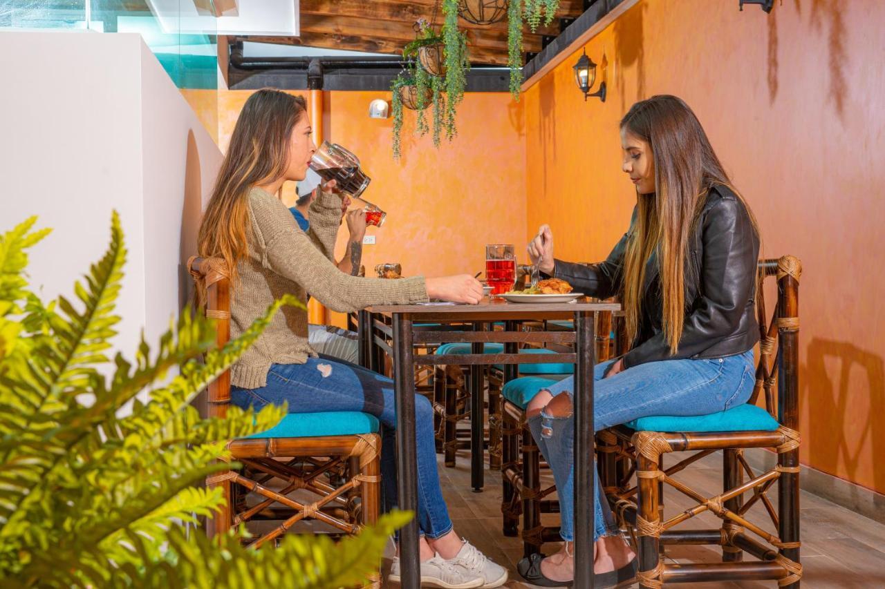 The Traveler Hostel オタバロ エクステリア 写真